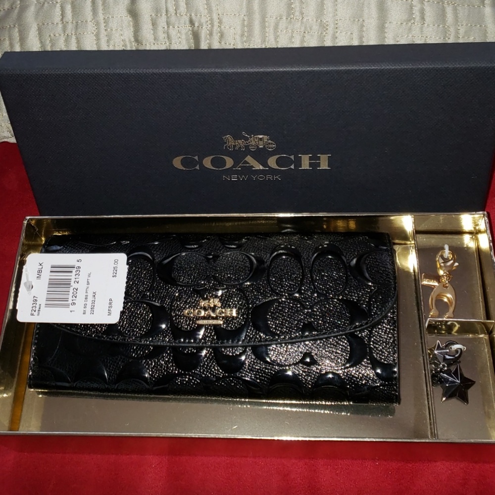NWT COACH signature soft wallet with charms